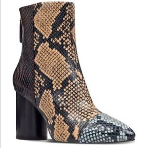 NWT NINE WEST LEATHER CAP-TOE HEELED BOOTIES